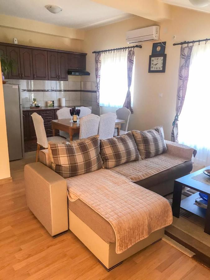 Jovana -- Porodicni Apartmani Igalo Herceg Novi Ngoại thất bức ảnh
