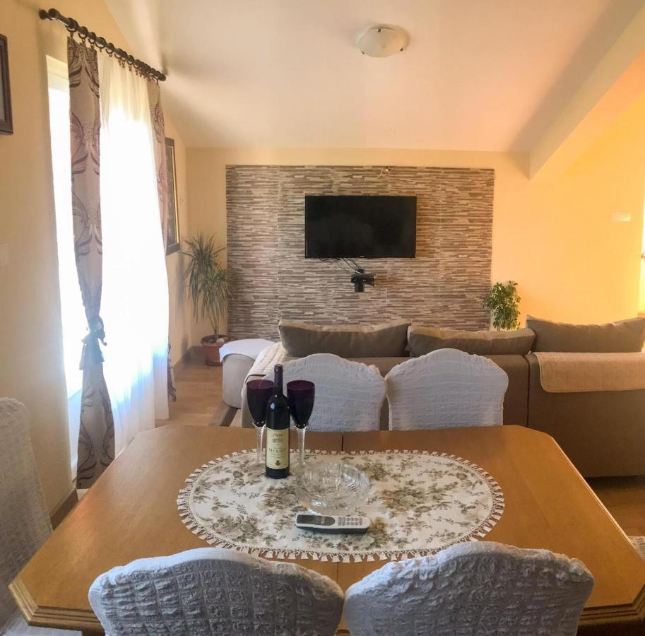 Jovana -- Porodicni Apartmani Igalo Herceg Novi Ngoại thất bức ảnh