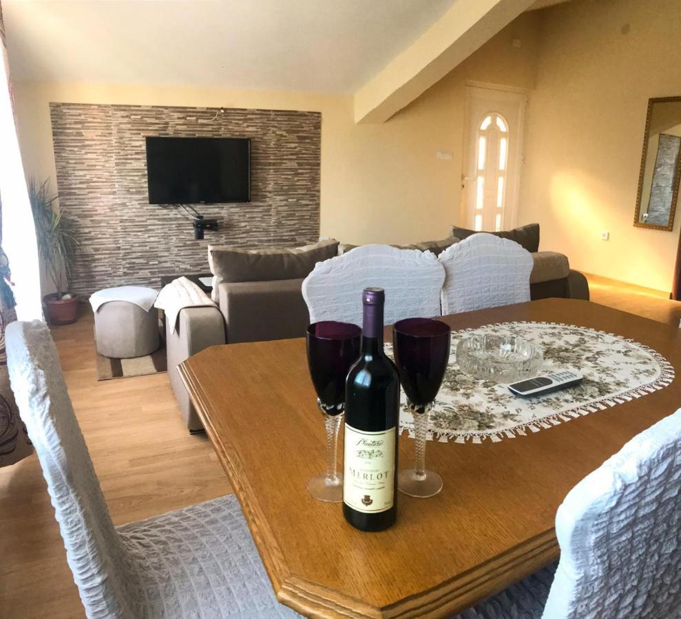 Jovana -- Porodicni Apartmani Igalo Herceg Novi Ngoại thất bức ảnh