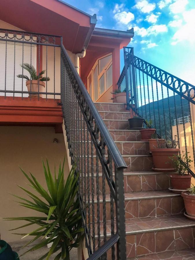 Jovana -- Porodicni Apartmani Igalo Herceg Novi Ngoại thất bức ảnh