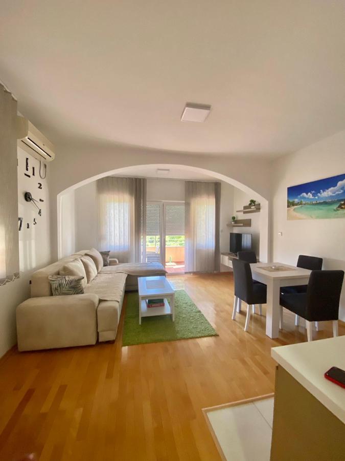 Jovana -- Porodicni Apartmani Igalo Herceg Novi Ngoại thất bức ảnh